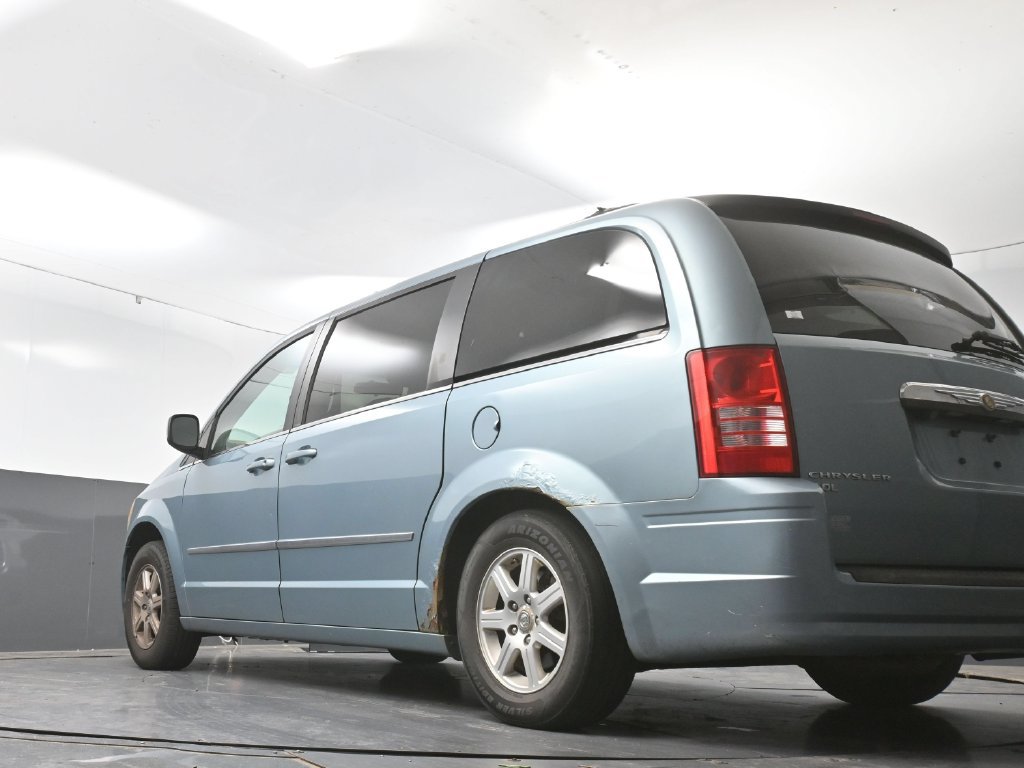 Used 2010 Chrysler Town & Country Touring FWD image 29