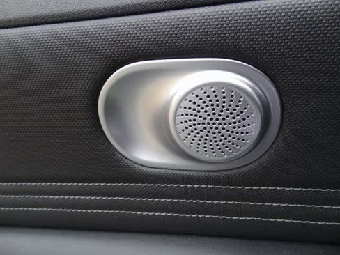 Used 2023 Hyundai Elantra Limited image 18