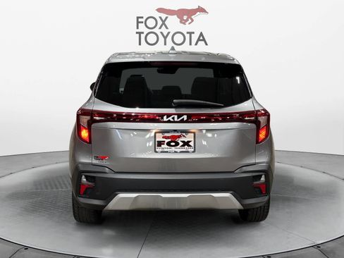 Used 2024 Kia Seltos LX AWD/4WD image 5