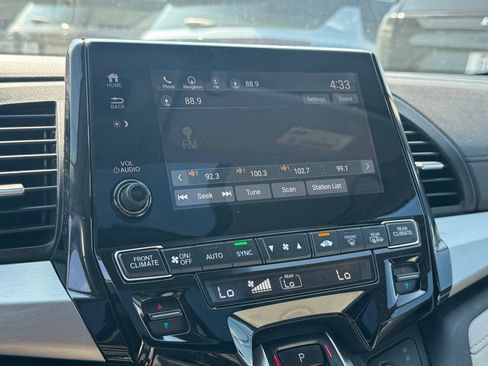 Used 2018 Honda Odyssey EX-L image 19