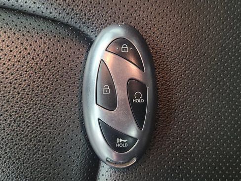 Used 2025 Hyundai Elantra Limited FWD image 32