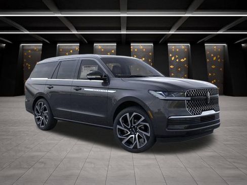 New 2026 Lincoln Navigator Reserve image 7