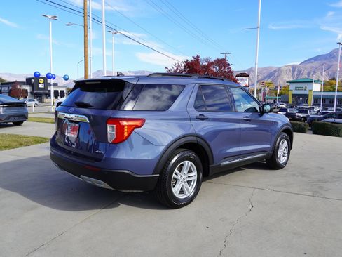 Used 2021 Ford Explorer XLT w/ Equipment Group 202A image 8