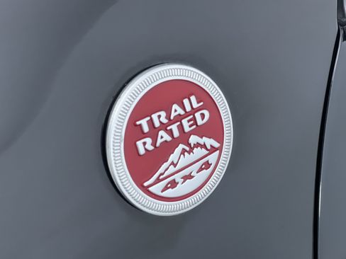 Used 2019 Jeep Cherokee Trailhawk w/ Cold Weather Group AWD/4WD image 26