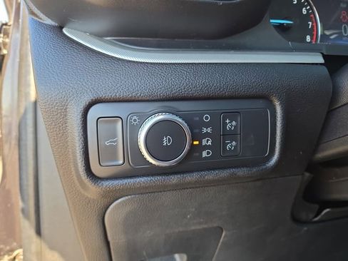 Used 2022 Ford Explorer XLT w/ Equipment Group 202A image 22