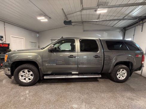 Used 2011 GMC Sierra 1500 SLE w/ Power Tech Package AWD/4WD image 10