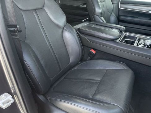 Used 2024 Jeep Wagoneer L Series II w/ Premium Group I image 26