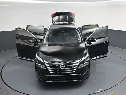 Used 2025 Nissan Rogue Platinum image 57