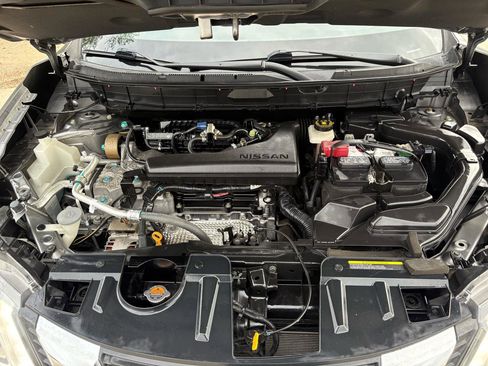 Used 2018 Nissan Rogue S image 45