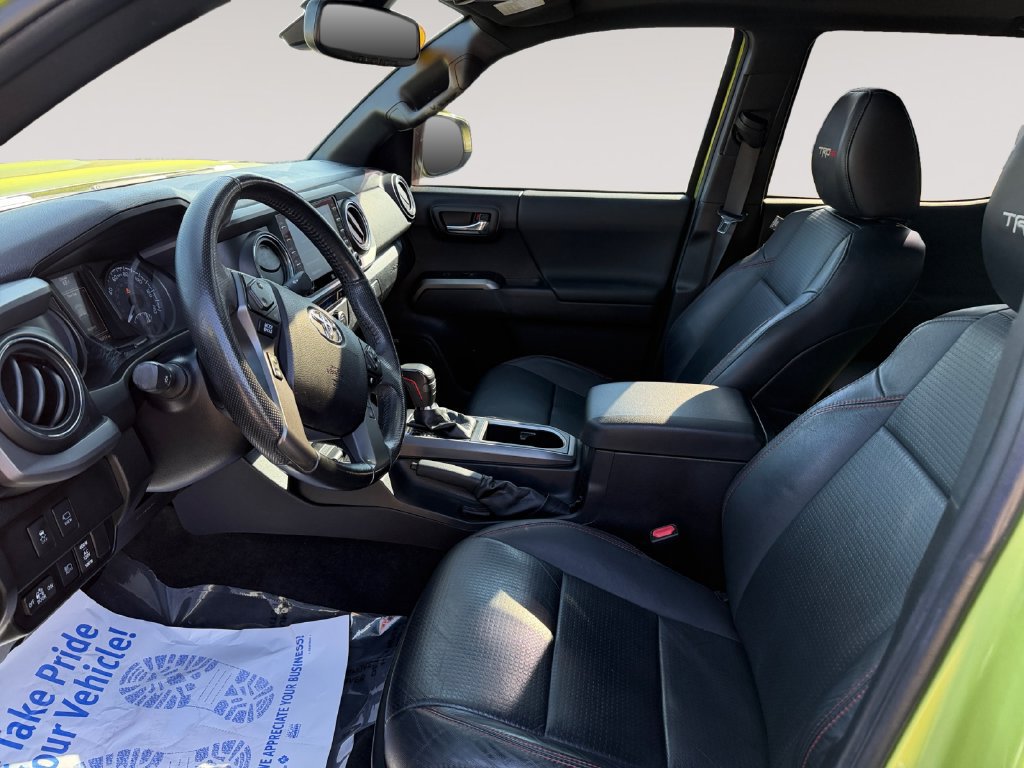 Used 2022 Toyota Tacoma TRD Pro AWD/4WD image 9