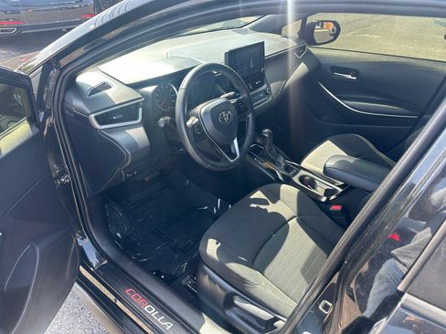 Used 2022 Toyota Corolla SE w/ SE Premium Package FWD image 9
