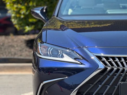 Used 2023 Lexus ES 350 w/ Premium Package image 4