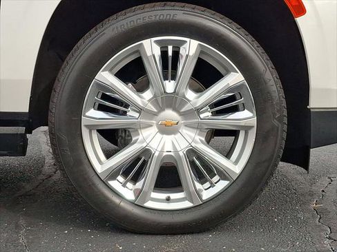 Used 2023 Chevrolet Suburban High Country w/ Premium Package 2 image 27