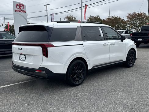 New 2026 Kia Carnival SX Prestige image 3