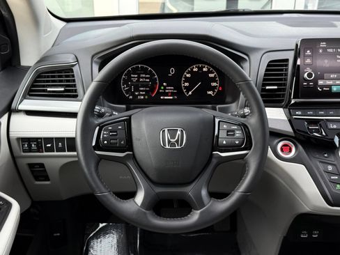 Used 2025 Honda Odyssey EX-L image 32