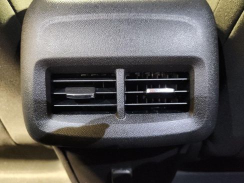 Used 2018 Chevrolet Equinox LT FWD image 27