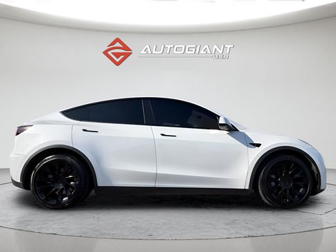Used 2021 Tesla Model Y Long Range AWD/4WD image 9