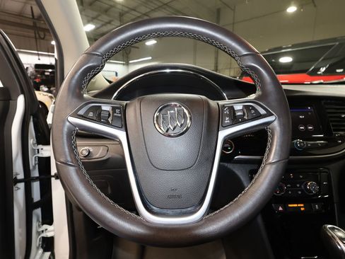 Used 2022 Buick Encore Preferred w/ Safety Package image 10