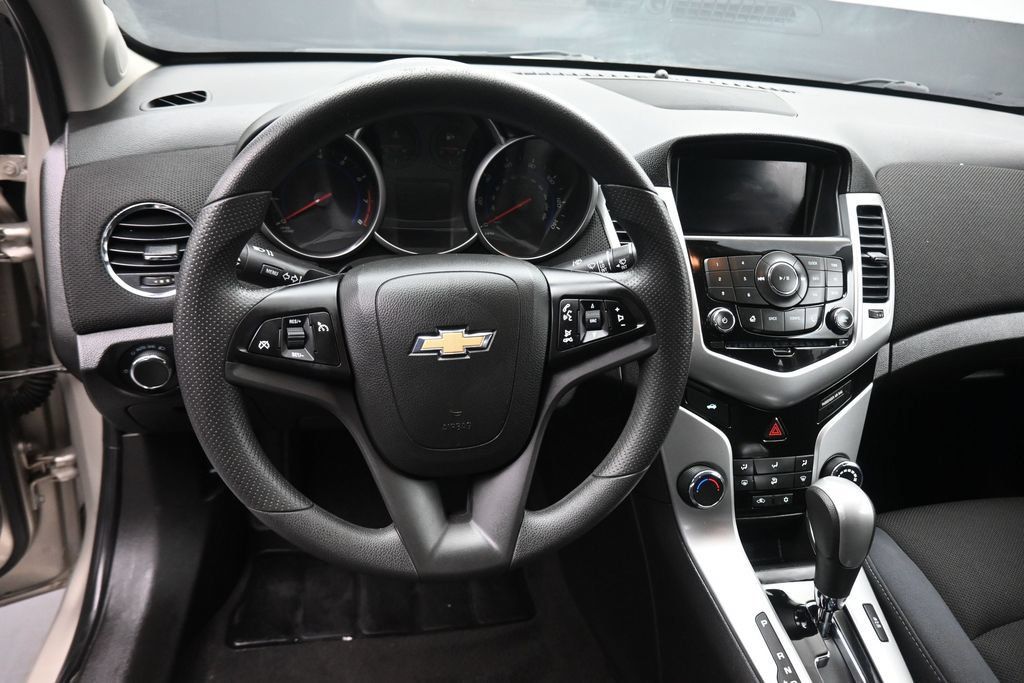 Used 2016 Chevrolet Cruze LT w/ Enhanced Safety Package FWD image 14