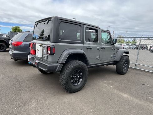 Used 2023 Jeep Wrangler Unlimited w/ Convenience Group AWD/4WD image 5