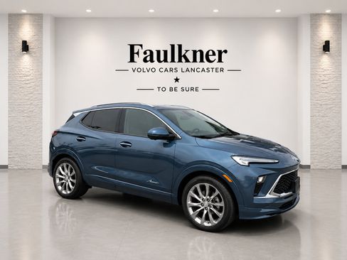 Used 2024 Buick Encore GX Avenir w/ Avenir Technology Package FWD image 1