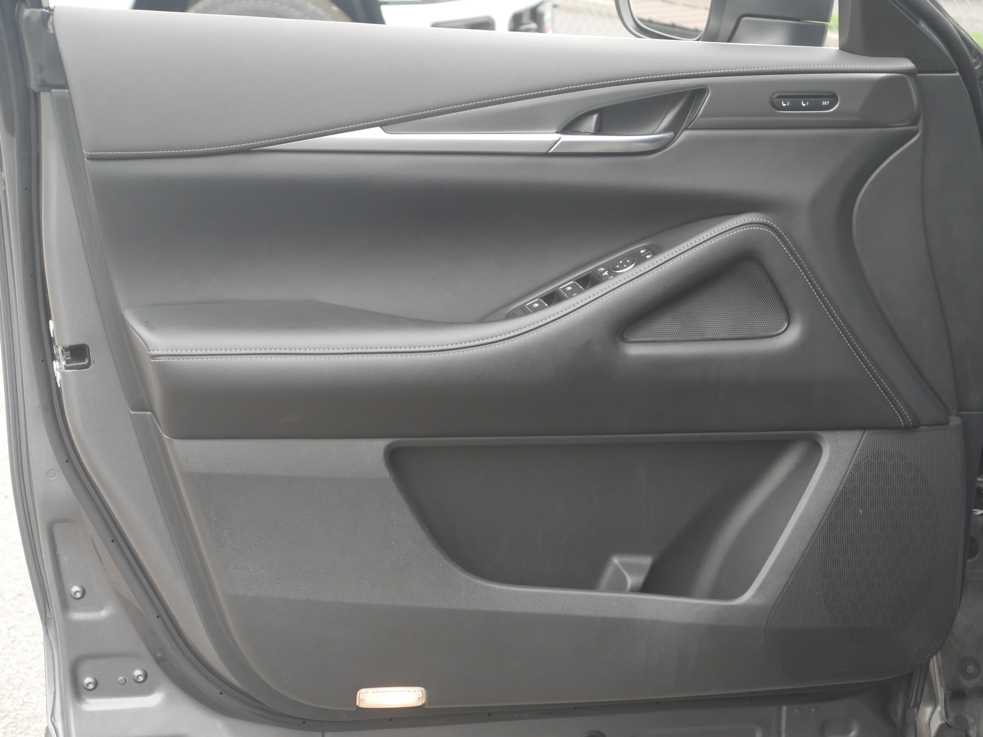 Used 2025 INFINITI QX60 Luxe AWD/4WD image 37