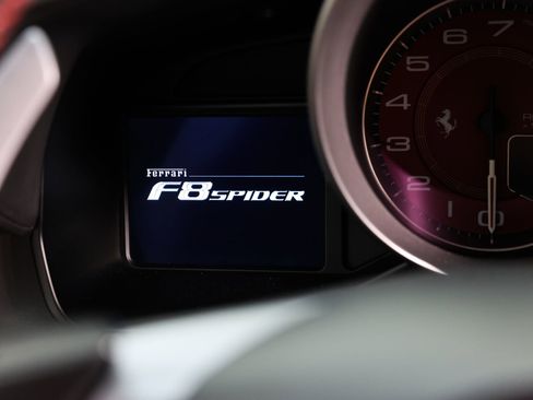 Used 2021 Ferrari F8 Tributo image 38