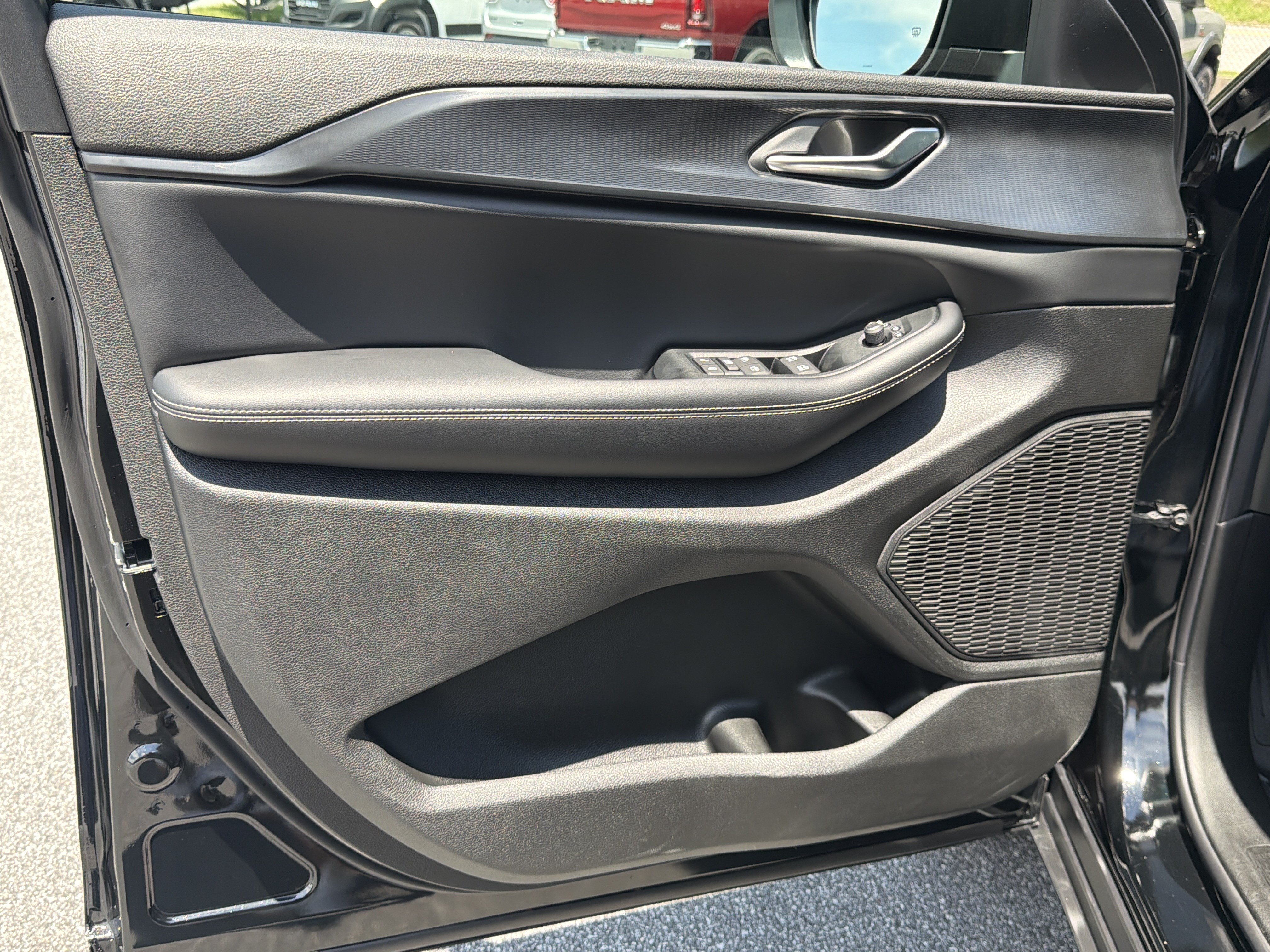 New 2026 Jeep Grand Cherokee Laredo RWD image 12