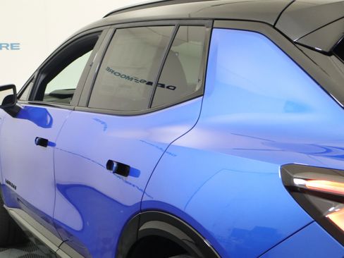 New 2026 Chevrolet Equinox EV RS image 10