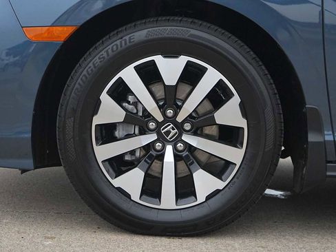 Certified 2026 Honda Odyssey EX-L image 7