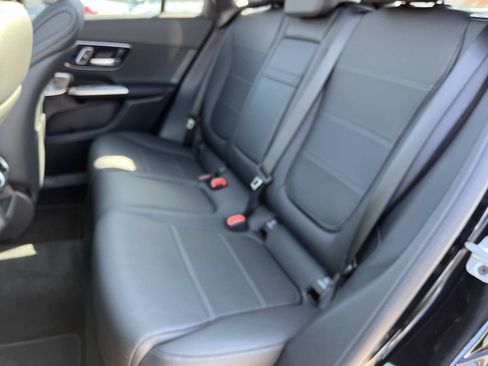 Used 2026 Mercedes-Benz GLC 300 4MATIC image 17