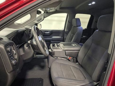 Used 2020 Chevrolet Silverado 1500 Custom w/ Custom Value Package image 3