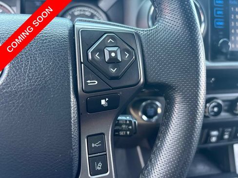 Used 2018 Toyota Tacoma TRD Sport RWD image 19