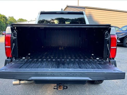 Certified 2025 Toyota Tacoma SR AWD/4WD image 30