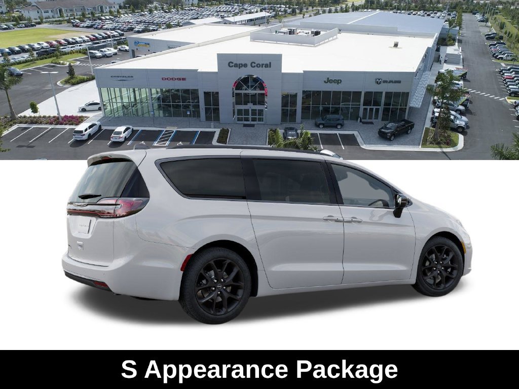 New 2026 Chrysler Pacifica Select w/ S Appearance Package FWD image 4