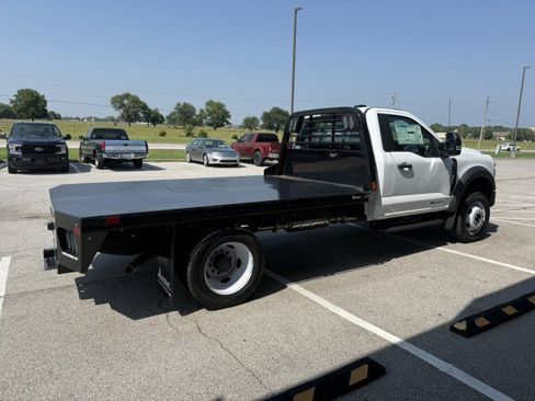 Used 2024 Ford F550 4x4 Regular Cab Super Duty image 2