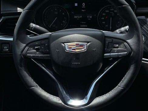 Used 2024 Cadillac XT6 Premium Luxury w/ Technology Package FWD image 15