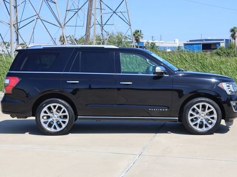 Used 2018 Ford Expedition Platinum RWD image 4