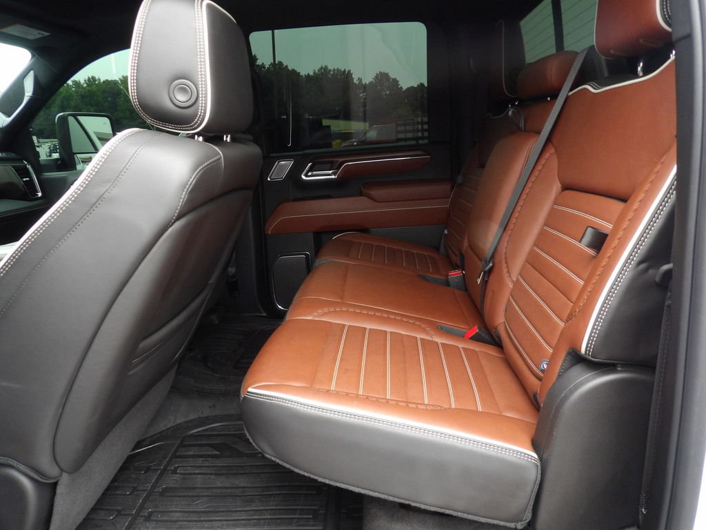 Used 2024 GMC Sierra 3500 Denali Ultimate AWD/4WD image 30