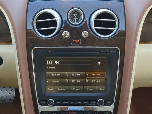 Used 2018 Bentley Flying Spur W12 image 18