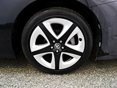 Used 2016 Toyota Prius Three Touring image 23