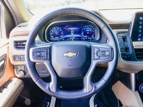 Used 2024 Chevrolet Suburban Premier AWD/4WD image 23