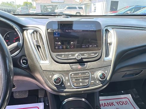 Used 2020 Chevrolet Malibu Premier FWD image 11
