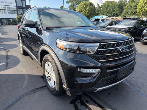 Used 2020 Ford Explorer XLT w/ Equipment Group 202A AWD/4WD image 6