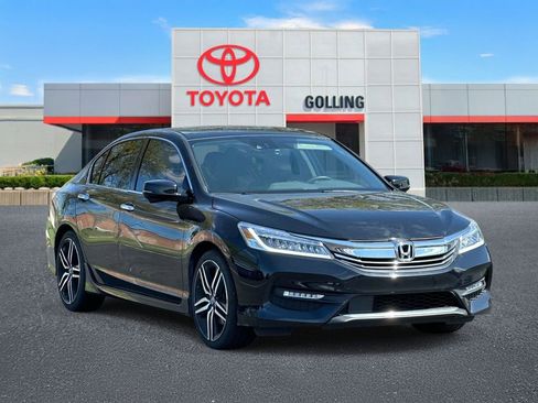 Used 2017 Honda Accord Touring image 7