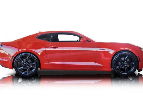 Used 2020 Chevrolet Camaro LT image 2