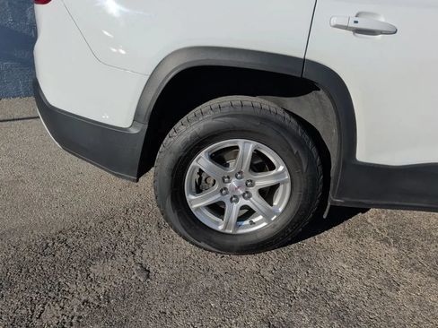 Used 2019 GMC Acadia SLE FWD image 13