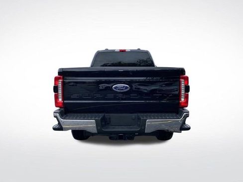 New 2026 Ford F250 Lariat w/ FX4 Off-Road Package image 14