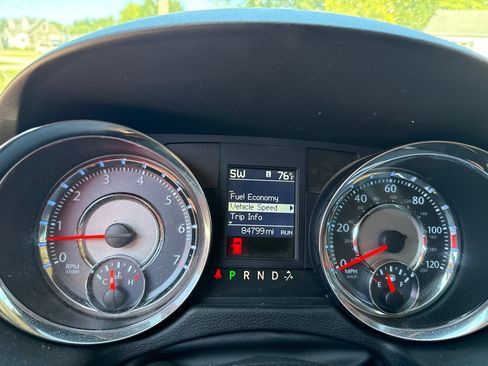 Used 2012 Chrysler Town & Country Touring FWD image 14