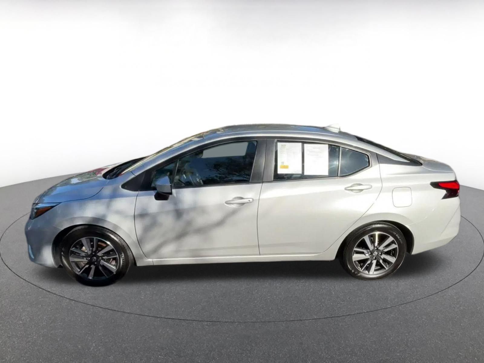 Used 2025 Nissan Versa SV FWD image 8